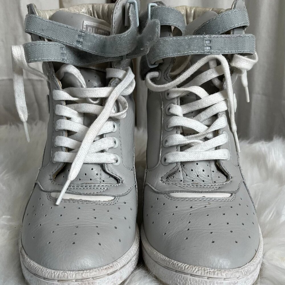 Puma Platform Sneakers, Light Grey and White, Size 8.5